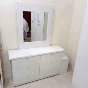 Dressing/Vanity Table with Mirror